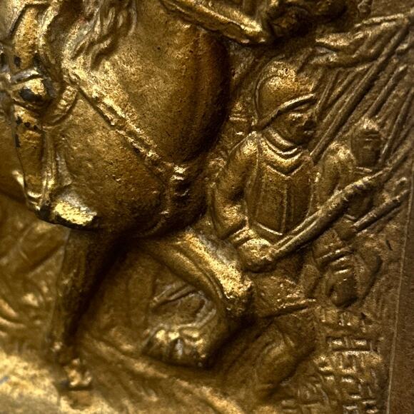 VTG Cast Metal Bookend Knight Horseback Medieval Battle Scene Gold Finish Goth - Picture 12 of 15